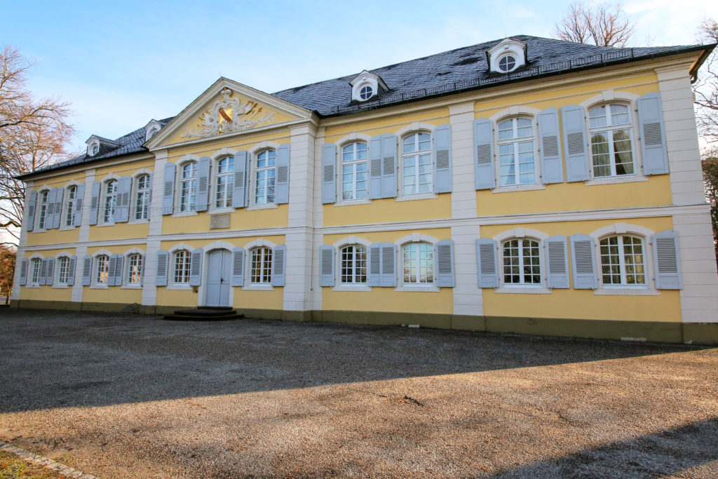 Nicht weit vom Schloss Stutensee entfernt, befindet sich das Schnitzelparadies.