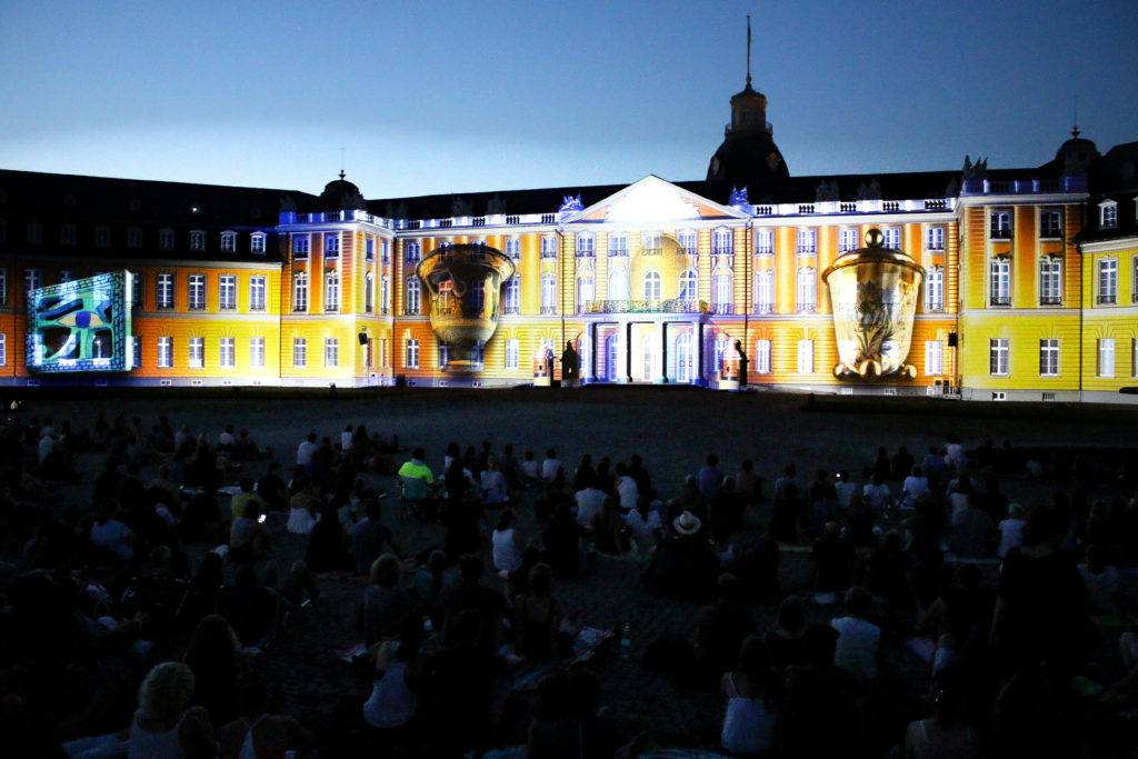 Publikumsmagnet - die Schlosslichtspiele Karlsruhe.