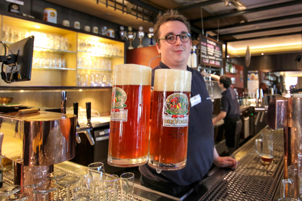 Bier gibt es im Vogelbr&auml;u Durlach.