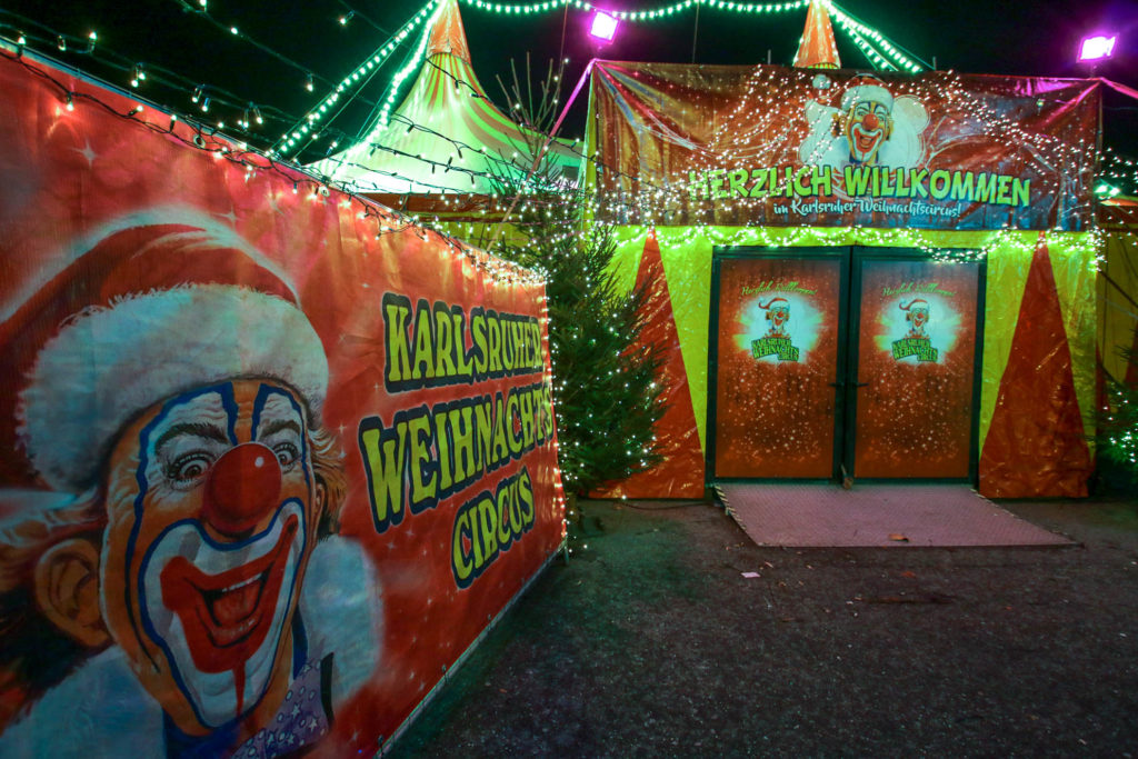 Der Karlsruher Weihnachtscircus auf dem Messplatz.
