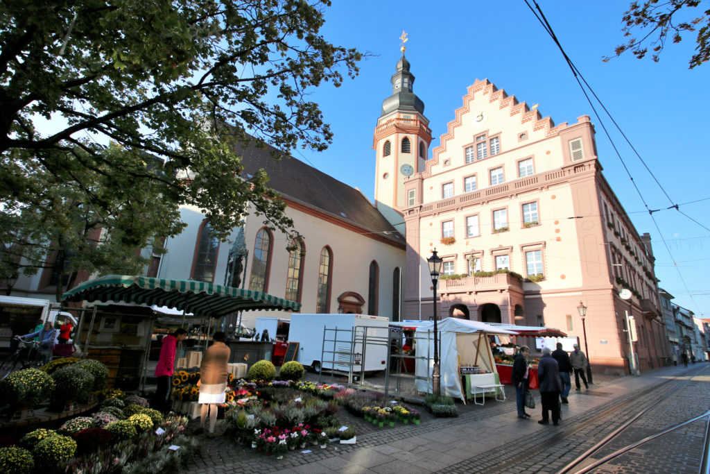 Der Wochenmarkt in Durlach.