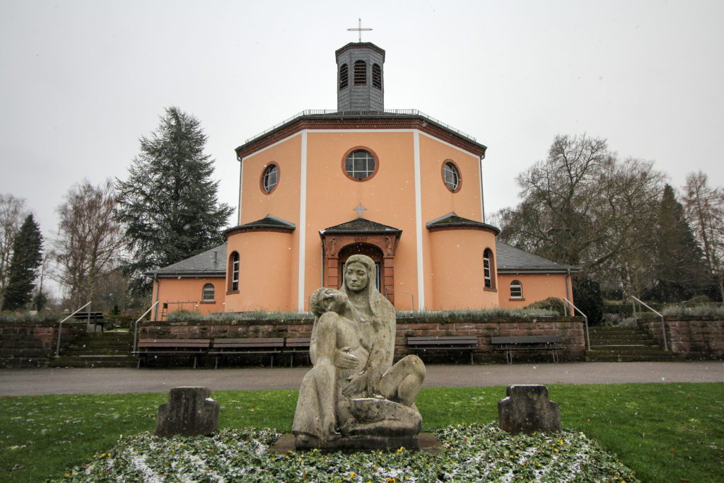 Friedhof in Gr&ouml;tzingen