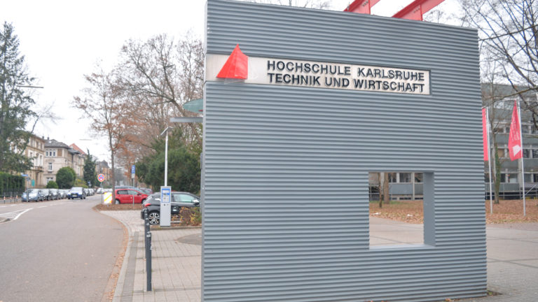 Die Hochschule Karlsruhe Technik und Wirtschaft.