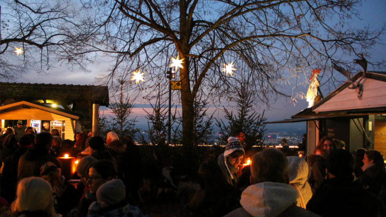 Weihnachtsmarkt auf dem Turmberg.