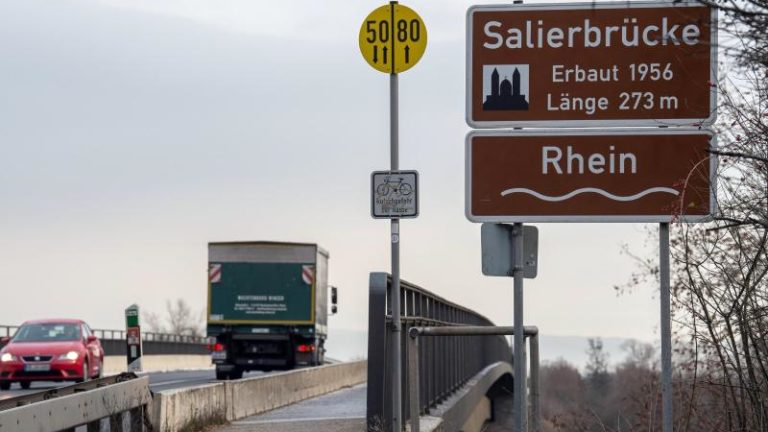 Salierbrücke Auto