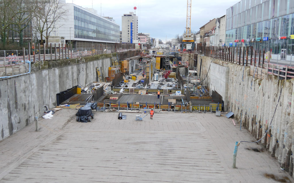 Kombil&ouml;sung Auto Tunnel Ettlinger Tor