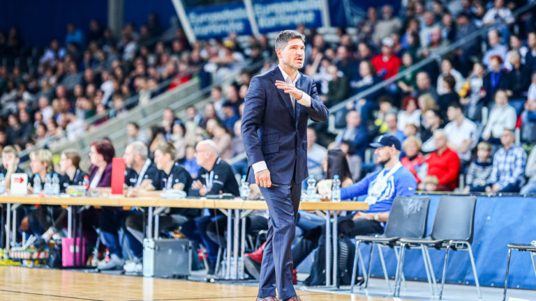 Ivan Rudez (PSK Lions Trainer) unzufrieden mit der Leistung