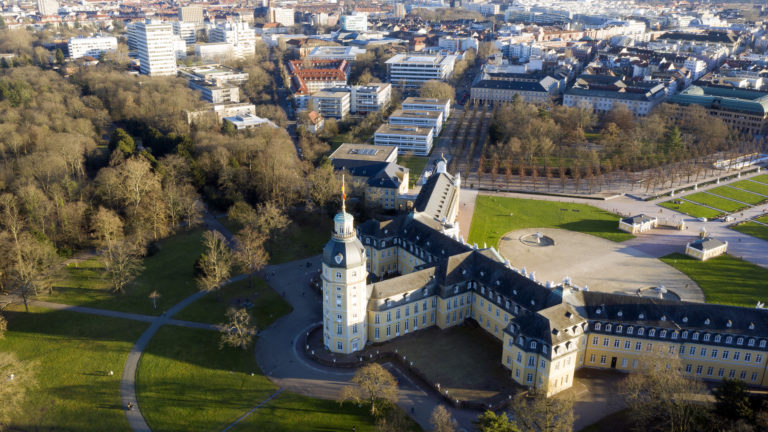Schloss Schlossplatz Schlosspark Luftaufnahme