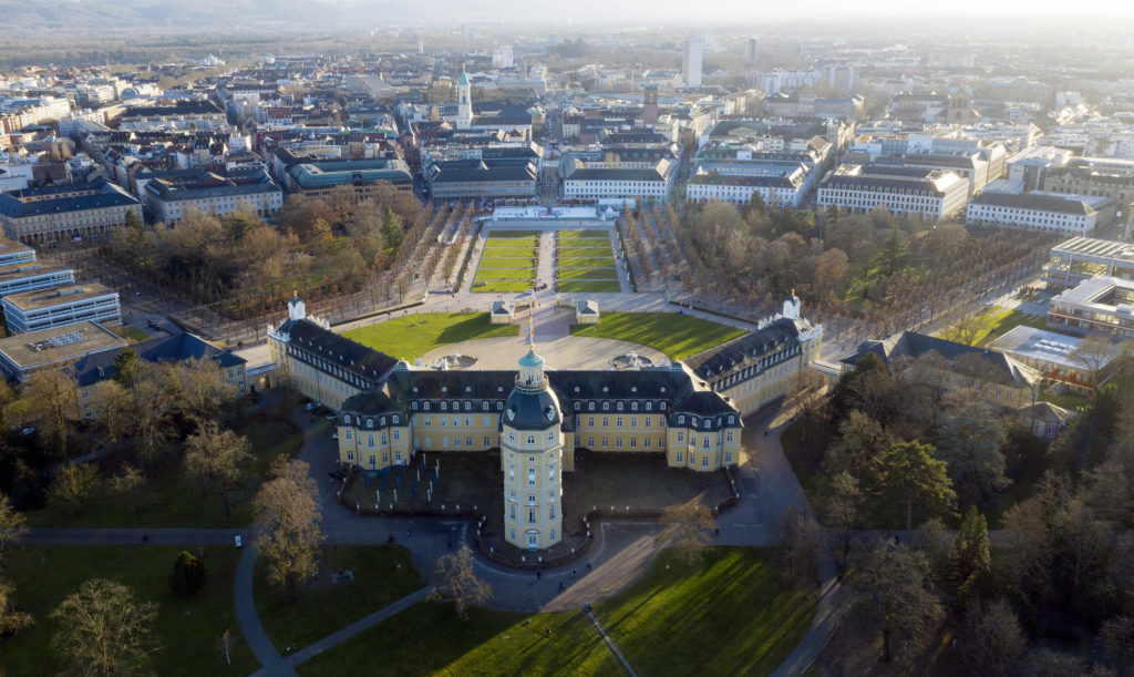 Schloss Schlossplatz Eiszeit Schlosspark Luftaufnahme
