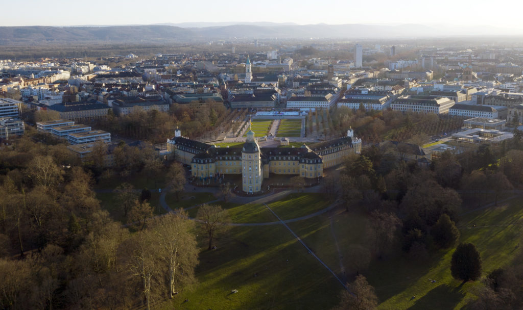 Schloss Schlossplatz Schlosspark Luftaufnahme