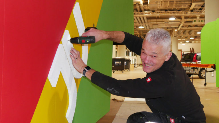 Fastnachtsumzug Karlsruhe Wagenbau Aufbau Gartenhalle