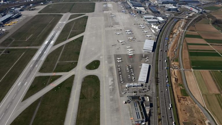 Flughafen Stuttgart Landebahn