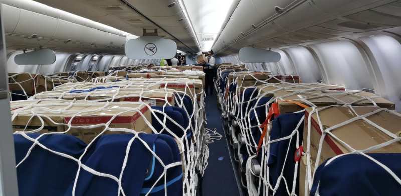 Schutzausr&uuml;stung Schutzmasken Flugzeug