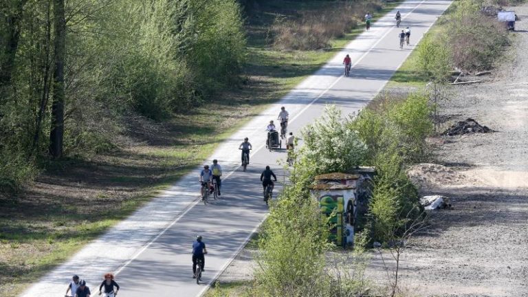 Fahrrad Radfahrer Radschnellweg