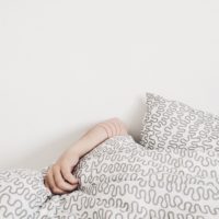 Was hilft gegen Schnarchen?