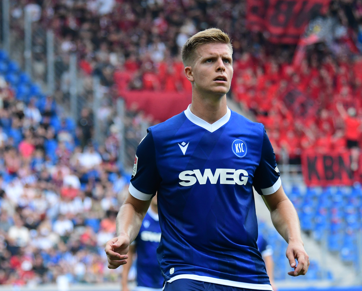 Die Blau wei e MeinKA Interview Reihe 7 Fragen Mit KSC Spieler D enis die-blau-wei-e-meinka-interview-reihe-7-fragen-mit-ksc-spieler-d-enis